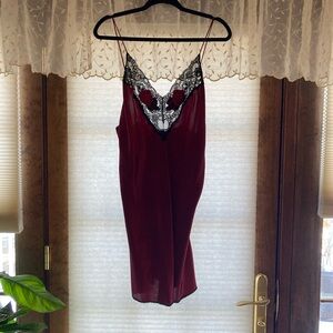 Sexy Vintage Lace Trim Burgundy Slip Lingerie